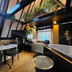 Kamer met een King Size Bed